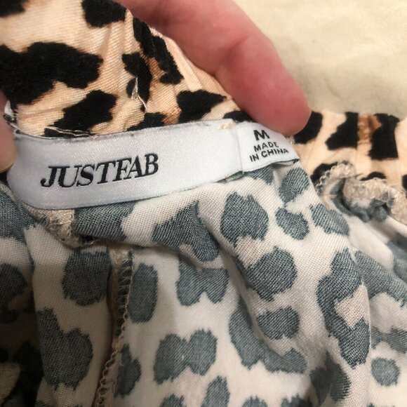 JustFab leopard print midi length skirt with button detail size M - Picture 8 of 9